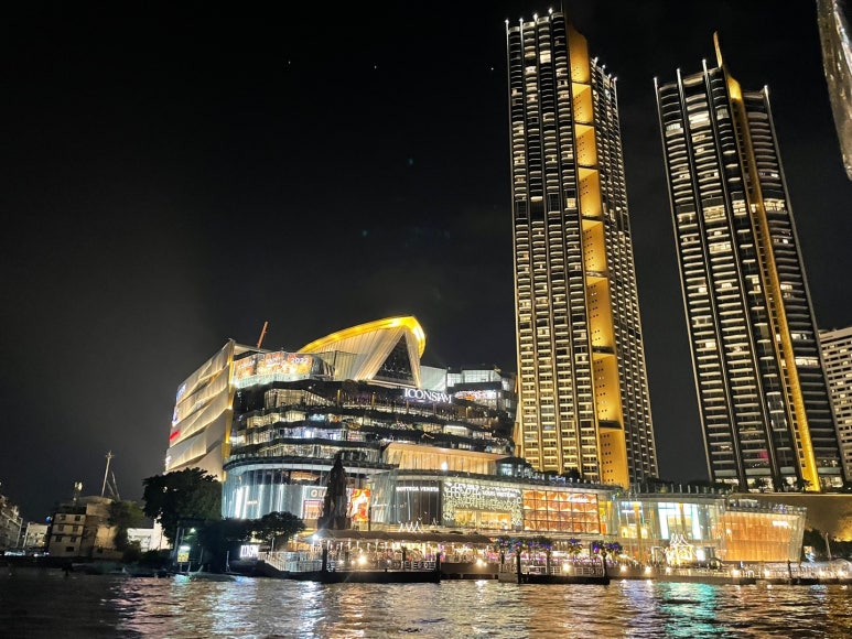 A Guide to IconSiam SookSiam: Dining, Shopping, and Local Flavors image 4