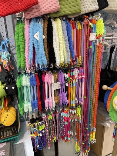 Bangkok Sampeng Market Shopping Guide: A Treasure Trove for Souvenirs image 4