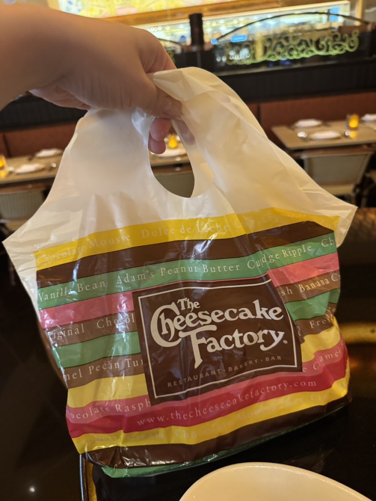 バンコクのチーズケーキファクトリーで楽しむ絶品スイーツ!賢い利用術と実食レビューの画像10