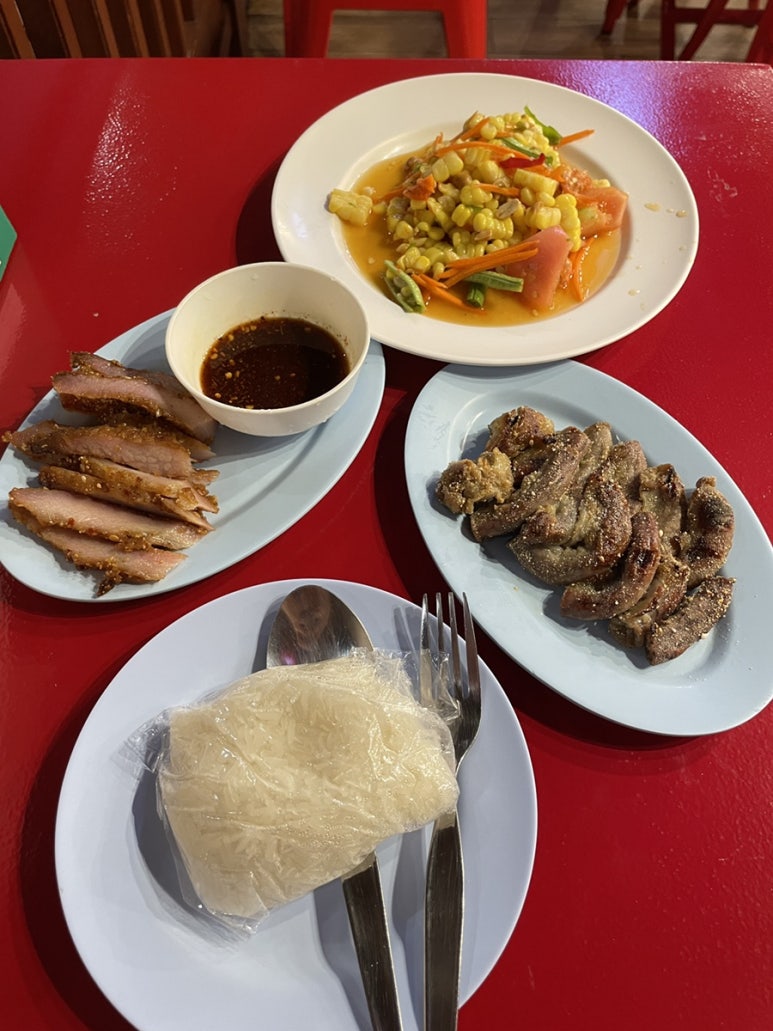 A Guide to Je Dang Som Tum at ICONSIAM SookSiam: Must-Try Dishes