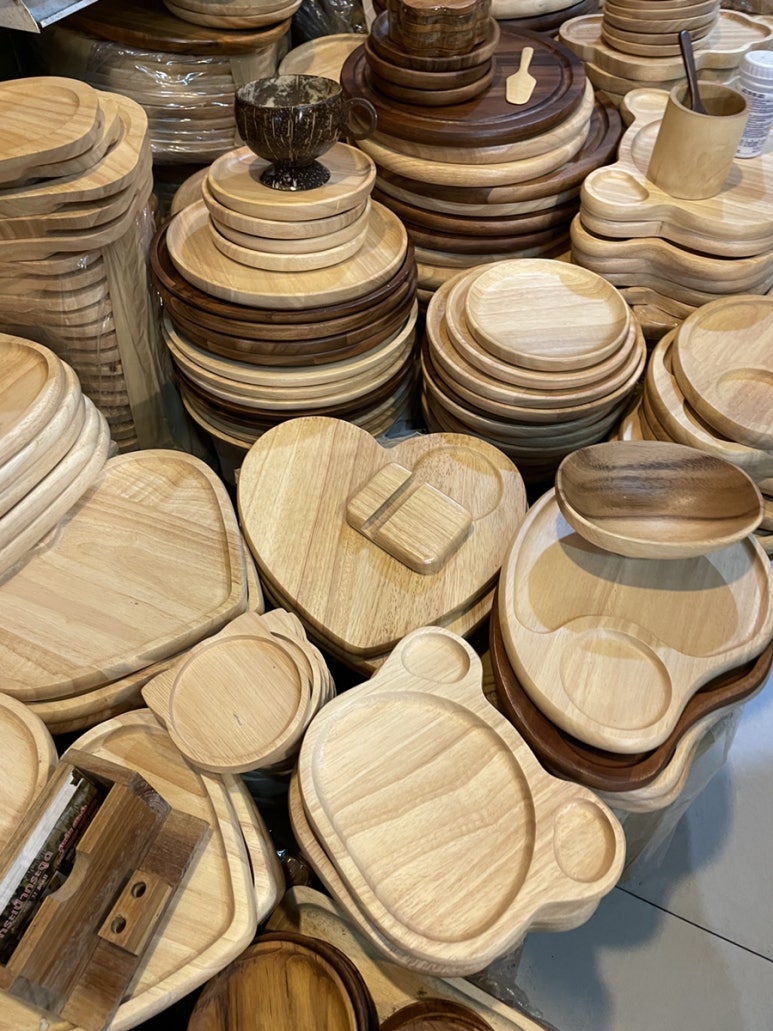 Discover Affordable Wooden Tableware at JJ Mall in Bangkok image 3