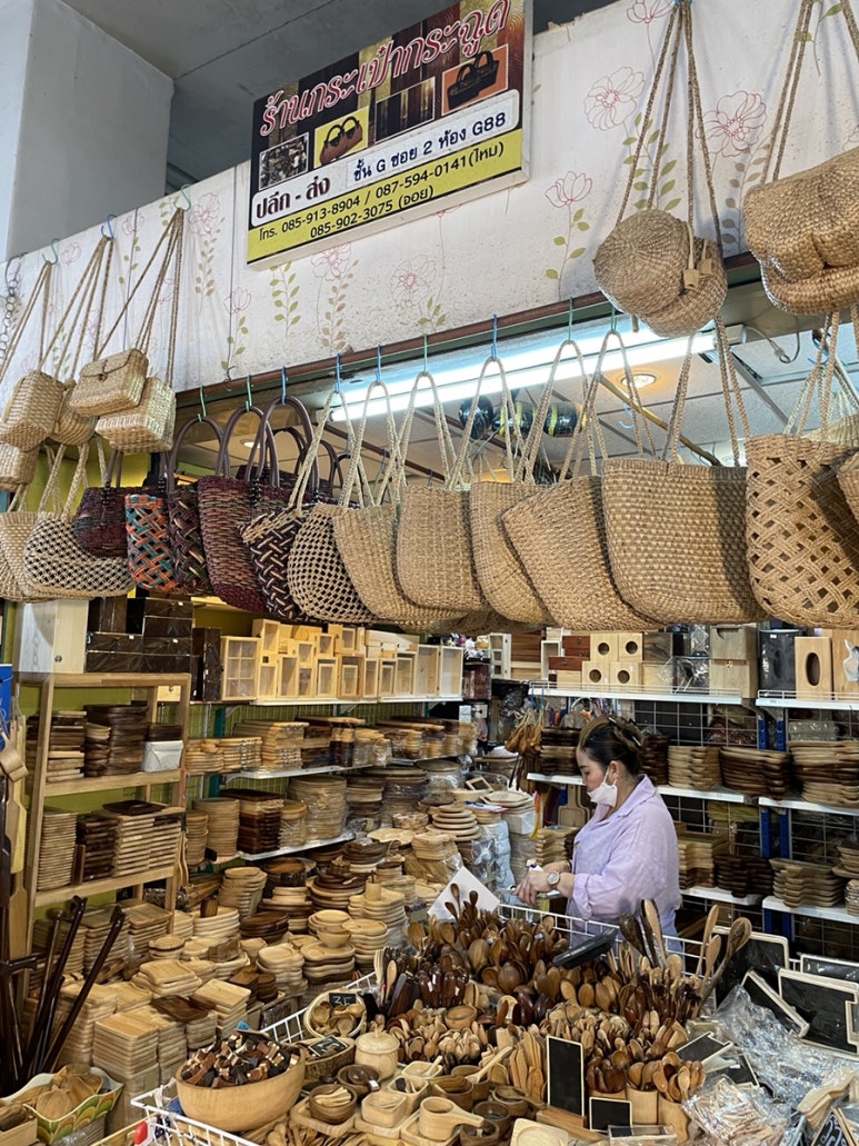 Discover Affordable Wooden Tableware at JJ Mall in Bangkok image 4