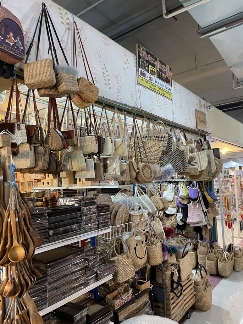 Discover Affordable Wooden Tableware at JJ Mall in Bangkok image 8