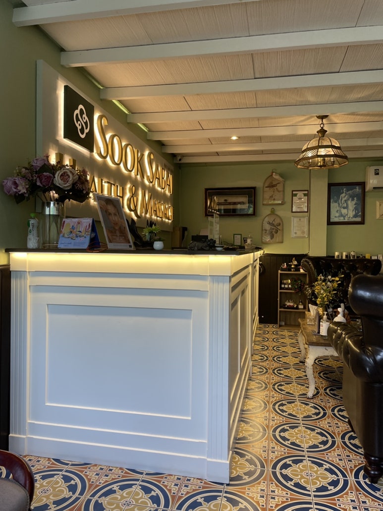 Bangkok Silom Massage Guide: Top Picks Near COMO Metropolitan image 5