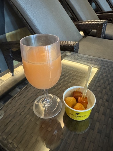 A Parent’s Guide to the JW Marriott Jeju Resort & Spa Swimming Pool image 5