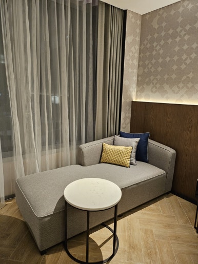 Eastin Grand Hotel Phayathai Review: A Modern Stay in the Heart of Bangkok