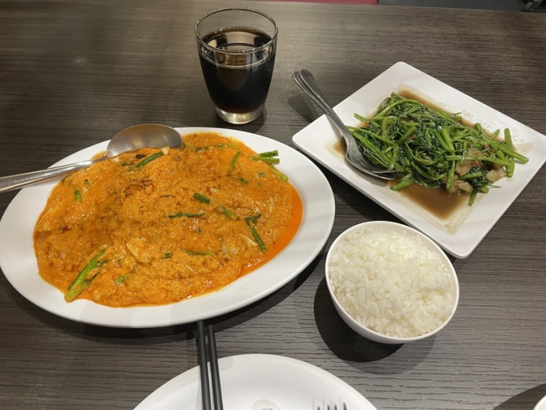 How to Enjoy Somboon Seafood in Bangkok Without the Long Wait