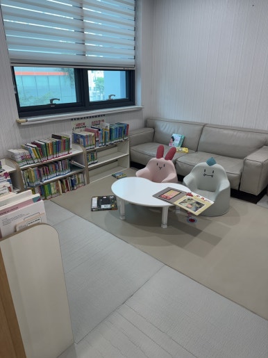 中浪区で子供と行ける場所:中浪上鳳図書館の子供資料室で過ごす充実した休日の画像8