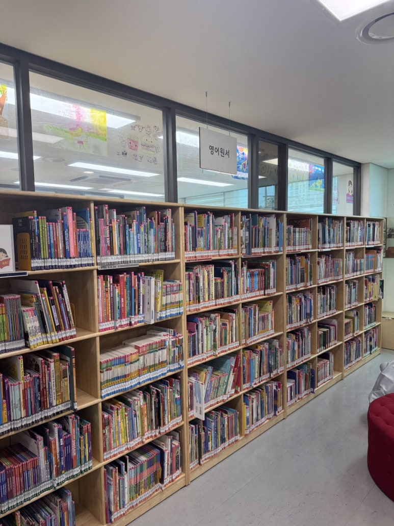 中浪区で子供と行ける場所:中浪上鳳図書館の子供資料室で過ごす充実した休日の画像9