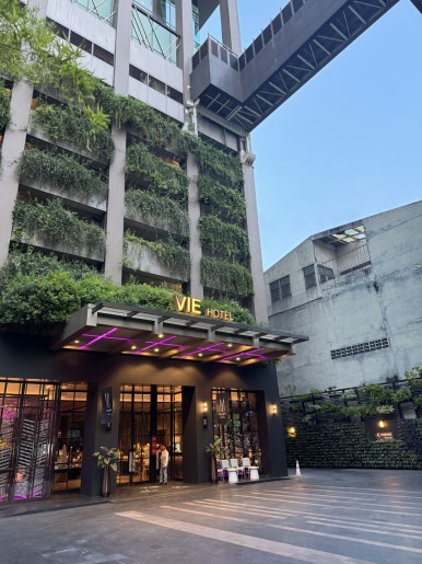 VIE Hotel Bangkok Review: A Guide to Value-Driven Luxury Suites image 4