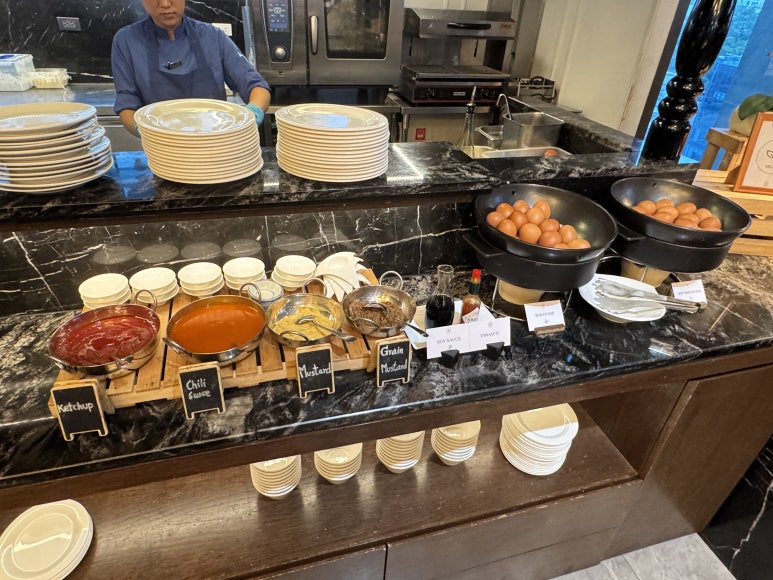 VIE Hotel Bangkok Review: A Guide to Value-Driven Luxury Suites image 89