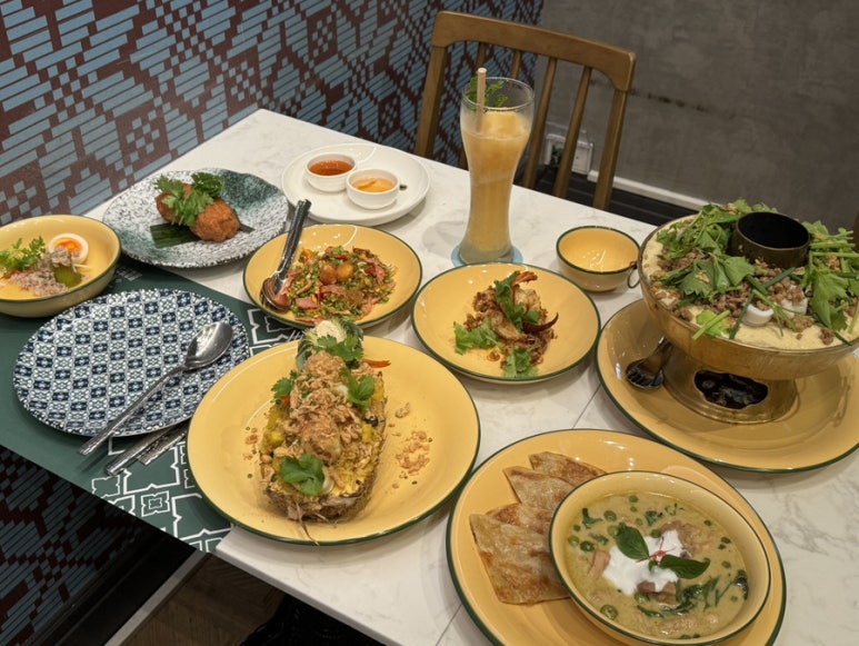 Dining at Bangkok'78: A Must-Visit Authentic Thai Restaurant in Sindhorn Midtown Hotel image 36