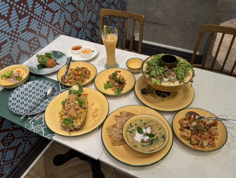 Dining at Bangkok'78: A Must-Visit Authentic Thai Restaurant in Sindhorn Midtown Hotel image 40