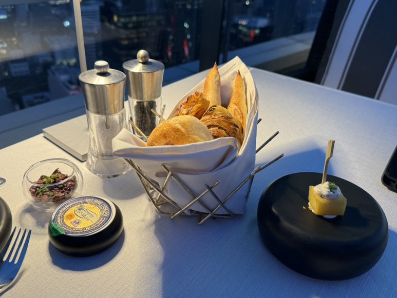 Experience Unmatched Elegance at Red Sky Bangkok: A Rooftop Dining Guide image 19
