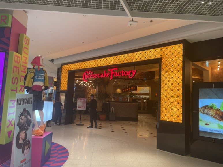 A Guide to The Cheesecake Factory Bangkok at Central World image 1