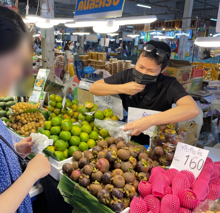 Bangkok Shopping Guide: Chatuchak, JJ Mall, and Or Tor Kor Market image 18