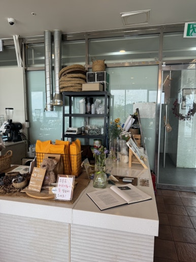 Nouaison: A Relaxing Ocean-View Brunch Spot in Yeongjongdo image 3