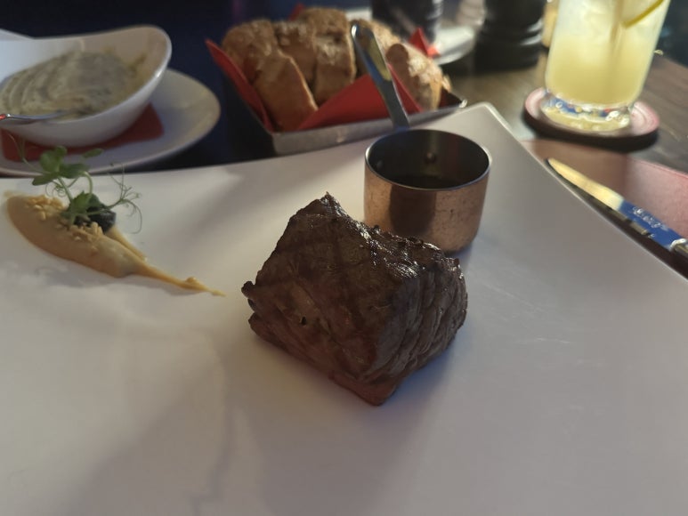A Guide to Rib Room & Bar: Bangkok’s Premier Michelin-Listed Steakhouse
