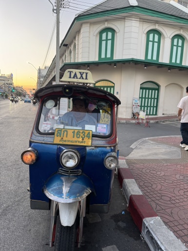 Bangkok Night Tuk-Tuk Tour: A Perfect Family Adventure with Kids image 12