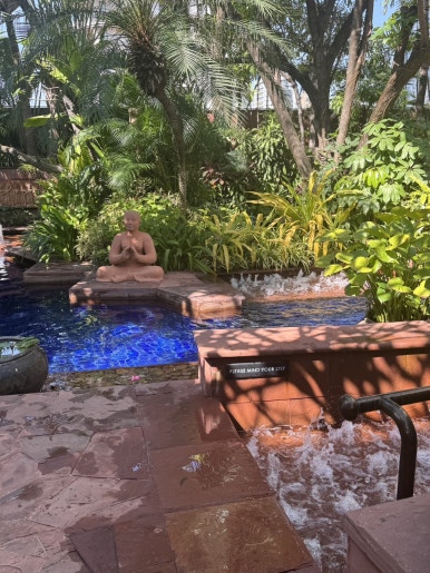 Sheraton Grande Sukhumvit Pool and The Sala: A Relaxing Bangkok City Escape image 16