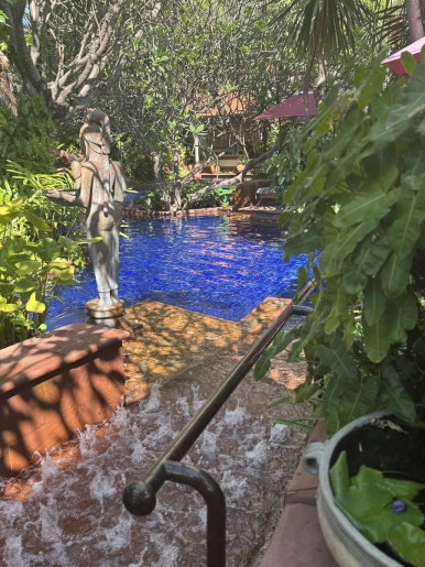 Sheraton Grande Sukhumvit Pool and The Sala: A Relaxing Bangkok City Escape image 17