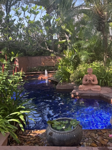 Sheraton Grande Sukhumvit Pool and The Sala: A Relaxing Bangkok City Escape image 19