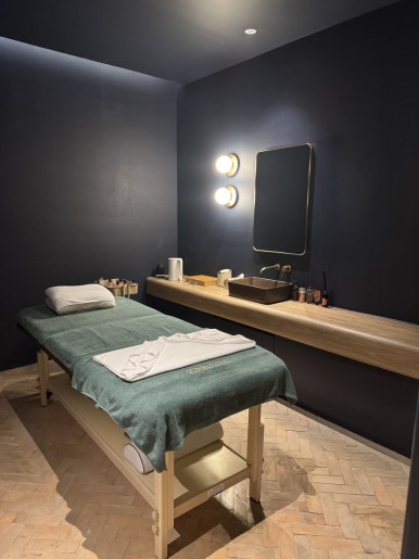 Erb Spa Central World: A Review of the Signature Seven Pollens Golden Therapy image 12