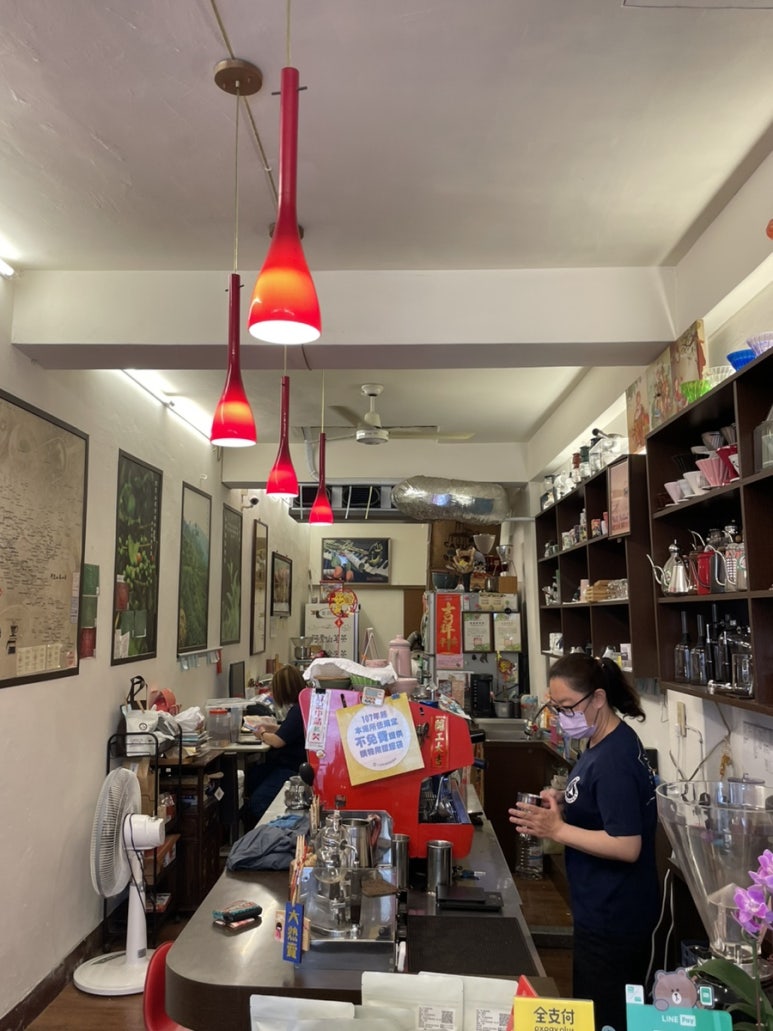 Discovering Hong Da Shi Fresh Roasted Coffee in Tainan