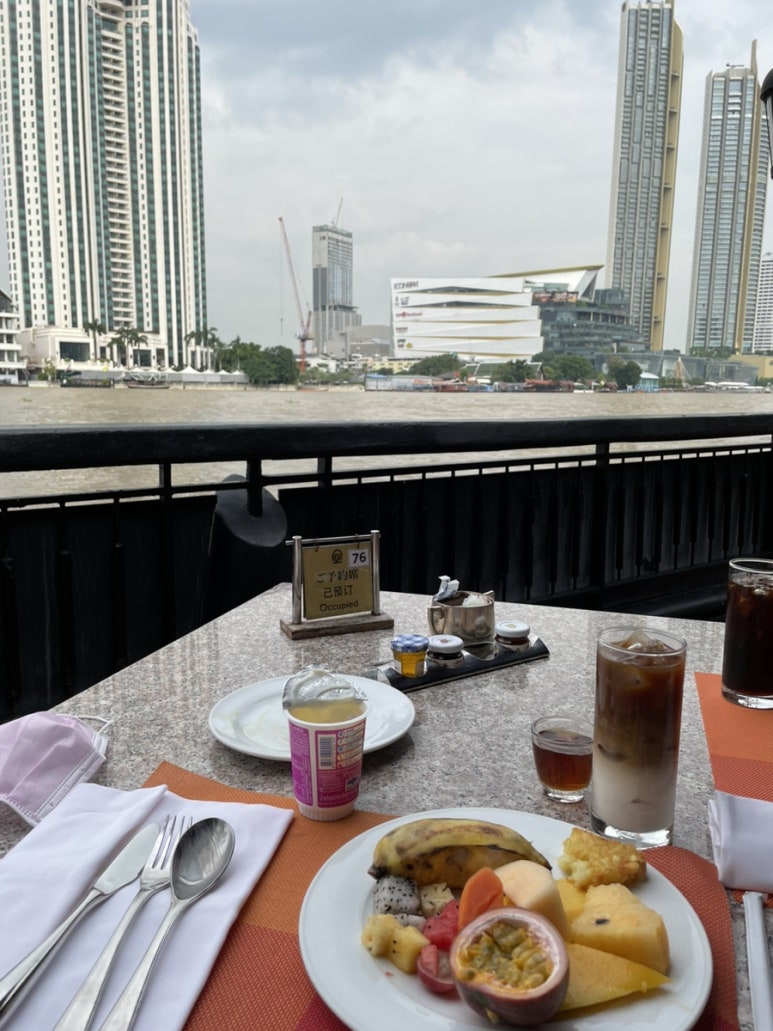 Shangri-La Bangkok Deluxe River View: A Comprehensive Review