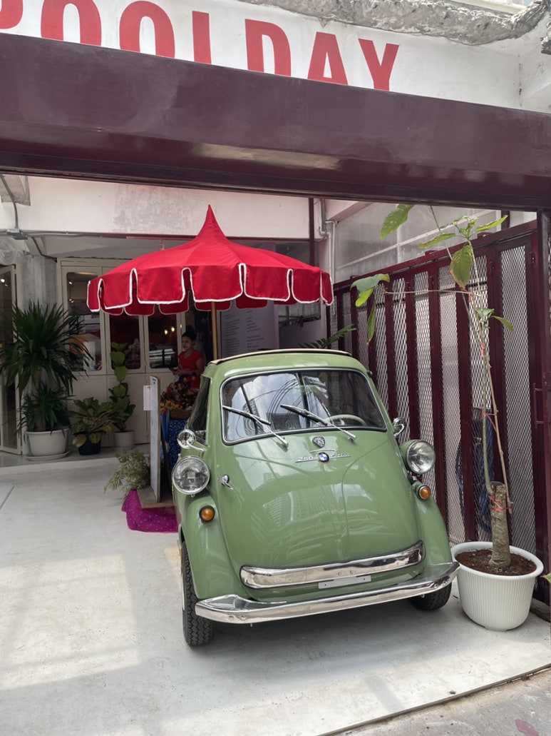 A Guide to Shopping at Aprilpoolday in Bangkok image 1