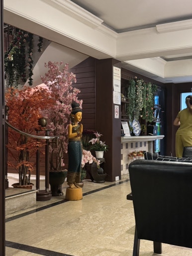 A Relaxing Escape: Bangkok Dio Spa Herbal Ball Massage Review image 10
