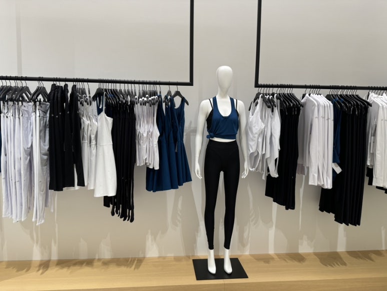 Alo Yoga Bangkok: Shopping Guide at EmQuartier image 11