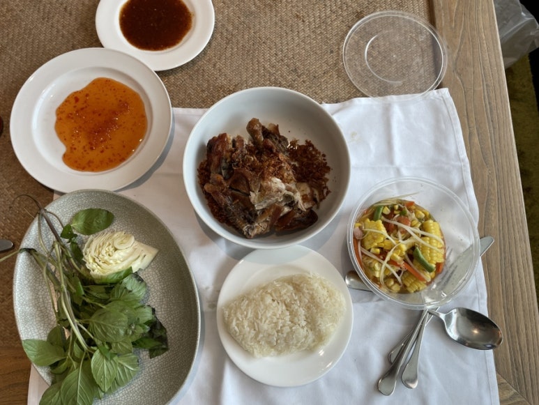 Bangkok Food Delivery Guide: How to Enjoy Local Favorites at Your Hotel image 15