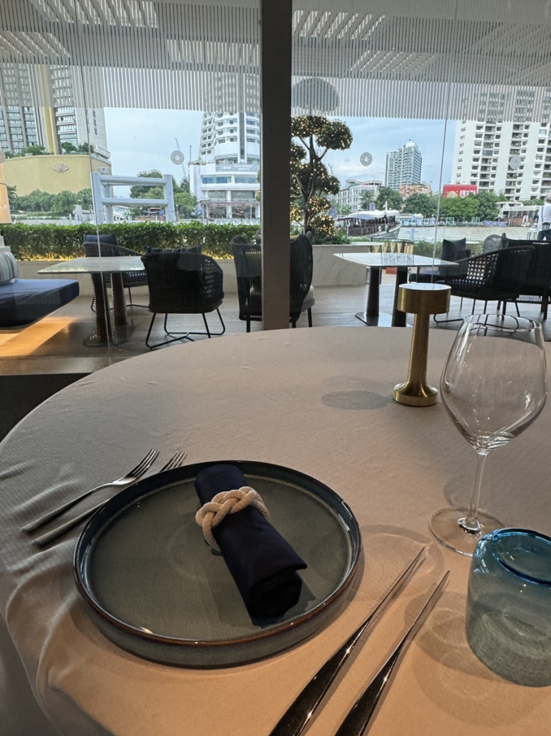 Siam Yacht Club Bangkok Review: A Riverside Seafood Gem
