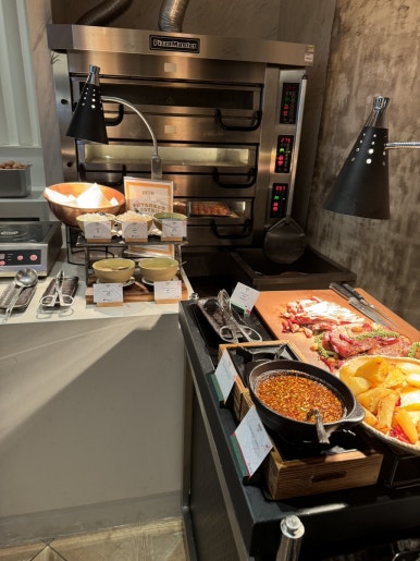 A Comprehensive Guide to Breakfast at Sindhorn Midtown Hotel Bangkok image 18
