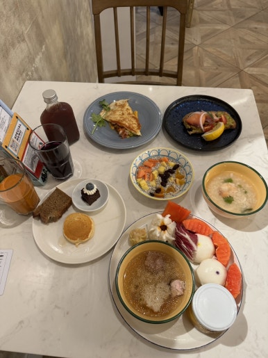 A Comprehensive Guide to Breakfast at Sindhorn Midtown Hotel Bangkok image 31